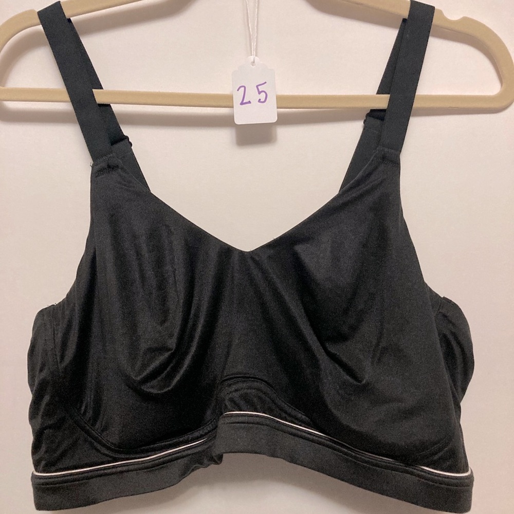 Cacique Black soft Sports Bra size 44D